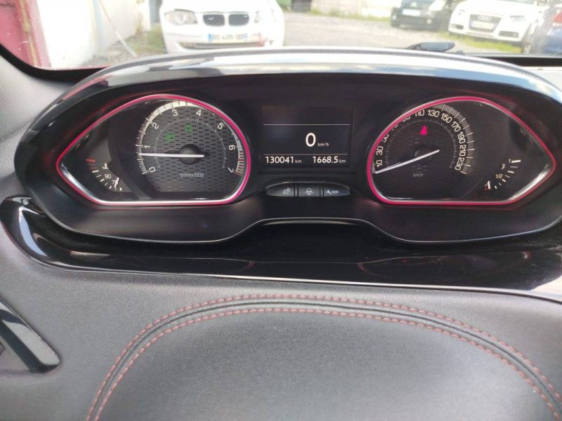 PEUGEOT 208 GTI 1,6THP 200 CV MAI 2013
