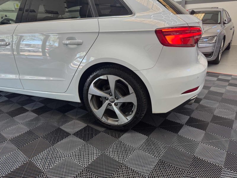 AUDI A3 2.0 TDI 150ch AMBITION LUXE GARANTIE 12 MOIS 2EME HISTORIQUE COMPLET 