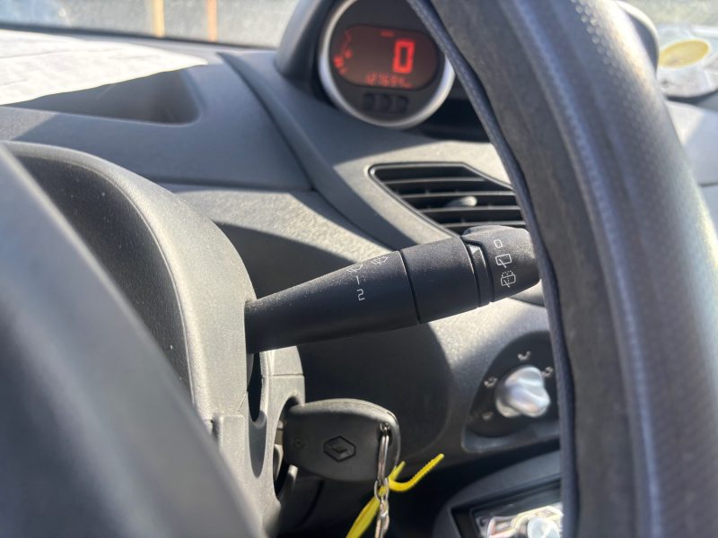 RENAULT TWINGO 2 1.2I - 16V 2009