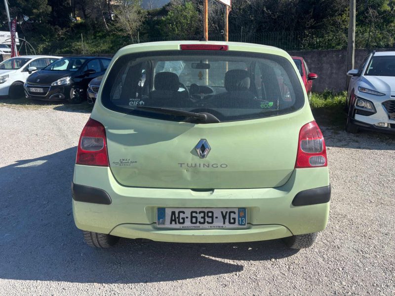 RENAULT TWINGO 2 1.2I - 16V 2009