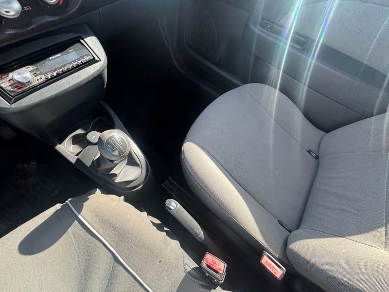 RENAULT TWINGO 2 1.2I - 16V 2009