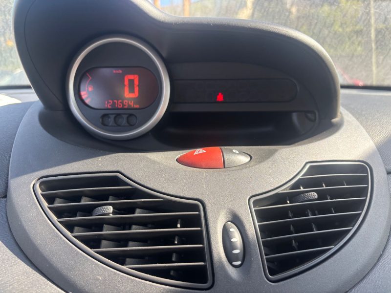 RENAULT TWINGO 2 1.2I - 16V 2009