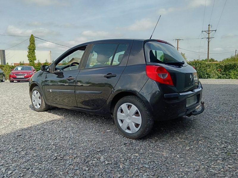 RENAULT CLIO 3 1.5 DCI 85 cv CLIM AUTO / Distribution neuve
