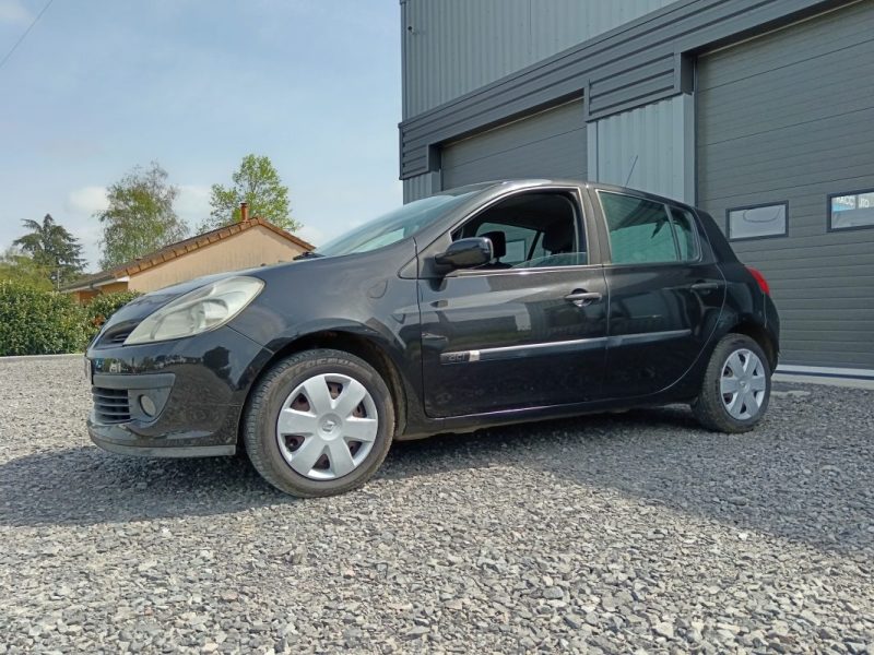 RENAULT CLIO 3 1.5 DCI 85 cv CLIM AUTO / Distribution neuve