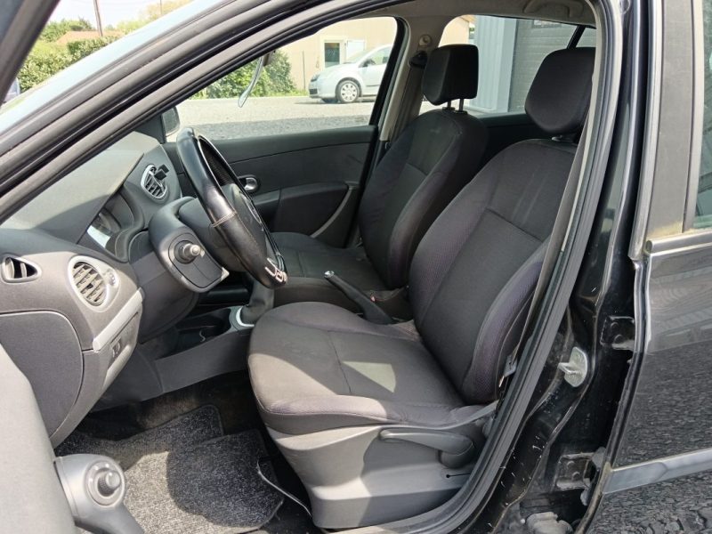 RENAULT CLIO 3 1.5 DCI 85 cv CLIM AUTO / Distribution neuve