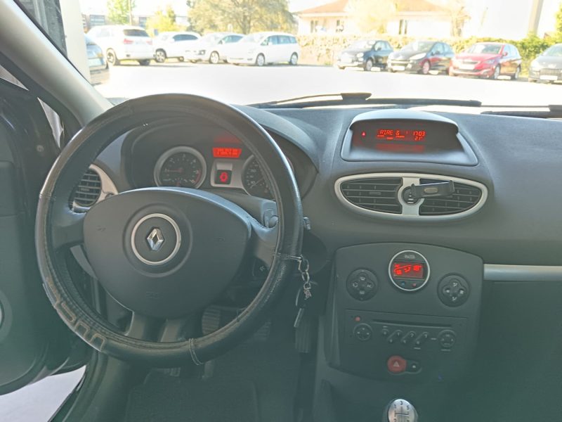 RENAULT CLIO 3 1.5 DCI 85 cv CLIM / Distribution neuve