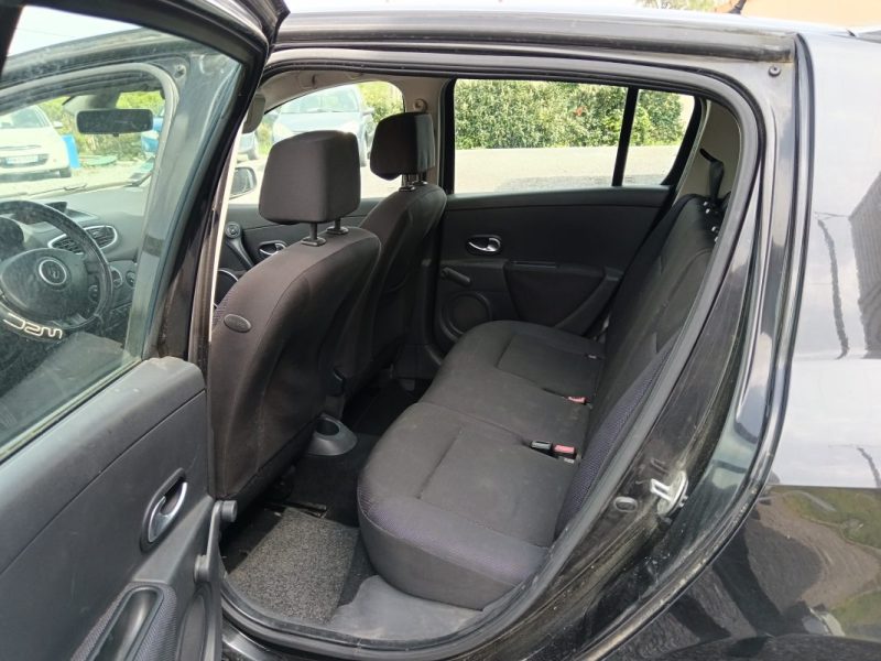 RENAULT CLIO 3 1.5 DCI 85 cv CLIM AUTO / Distribution neuve