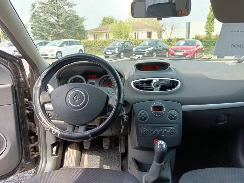 RENAULT CLIO 3 1.5 DCI 85 cv CLIM AUTO / Distribution neuve
