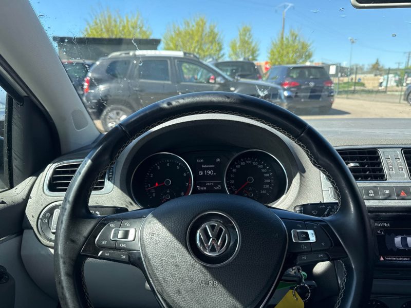 VOLKSWAGEN POLO 1.2 TSI 90CH BLUEMOTION TECHNOLOGY CONFORTLINE BUSINESS 5P 