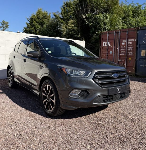 FORD KUGA 2.0tdci 150ch ST LINE Start And Stop 4X2 / CAMÉRA DE RECUL / APPLE CARPLAY / TOIT OUVRANT