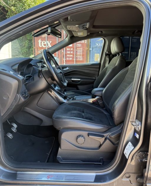 FORD KUGA 2.0tdci 150ch ST LINE Start And Stop 4X2 / CAMÉRA DE RECUL / APPLE CARPLAY / TOIT OUVRANT