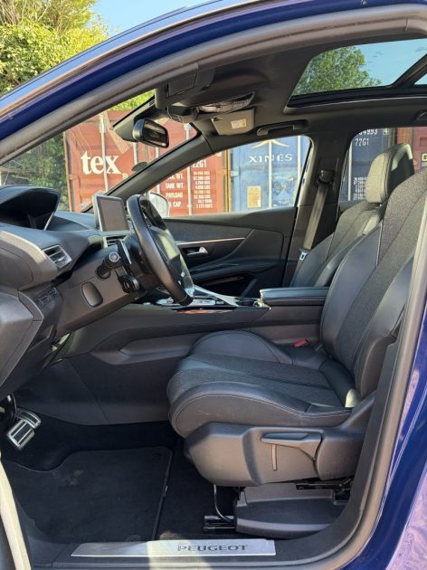 Peugeot 3008 GT LINE 1.5 BLUEHDI 130ch S&S EAT8 / Toit Ouvrant Panoramique/ Bleu MAGNETIC