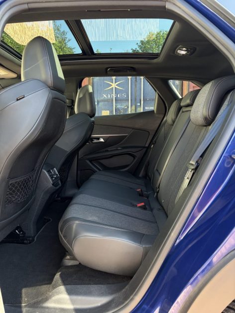 Peugeot 3008 GT LINE 1.5 BLUEHDI 130ch S&S EAT8 / Toit Ouvrant Panoramique/ Bleu MAGNETIC