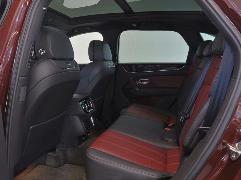 BENTLEY BENTAYGA V8 550ch / Blackline / Toit panoramique / Night Vision