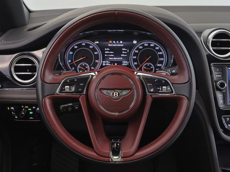 BENTLEY BENTAYGA V8 550ch / Blackline / Toit panoramique / Night Vision