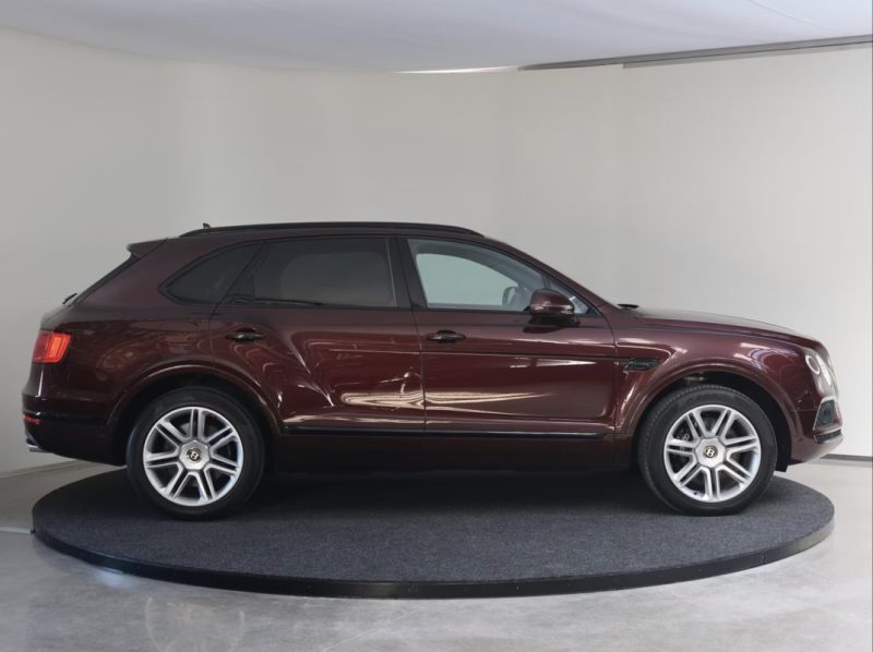 BENTLEY BENTAYGA V8 550ch / Blackline / Toit panoramique / Night Vision