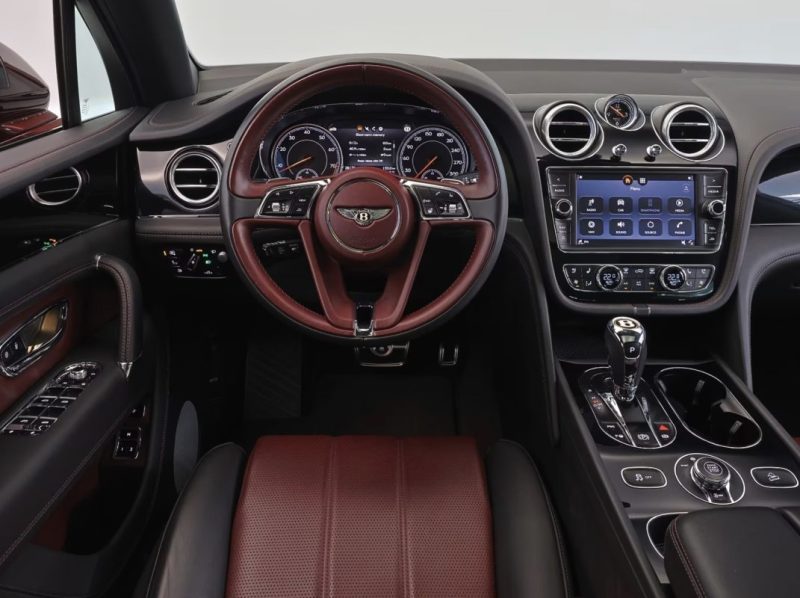 BENTLEY BENTAYGA V8 550ch / Blackline / Toit panoramique / Night Vision