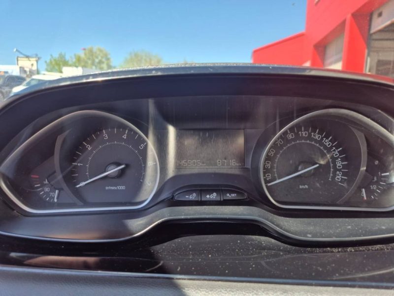 PEUGEOT 208 I PURETECH 82CH S&S BVM5 SIGNATURE 2018