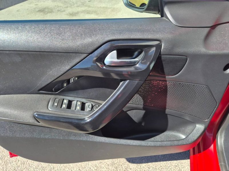 PEUGEOT 208 I PURETECH 82CH S&S BVM5 SIGNATURE 2018