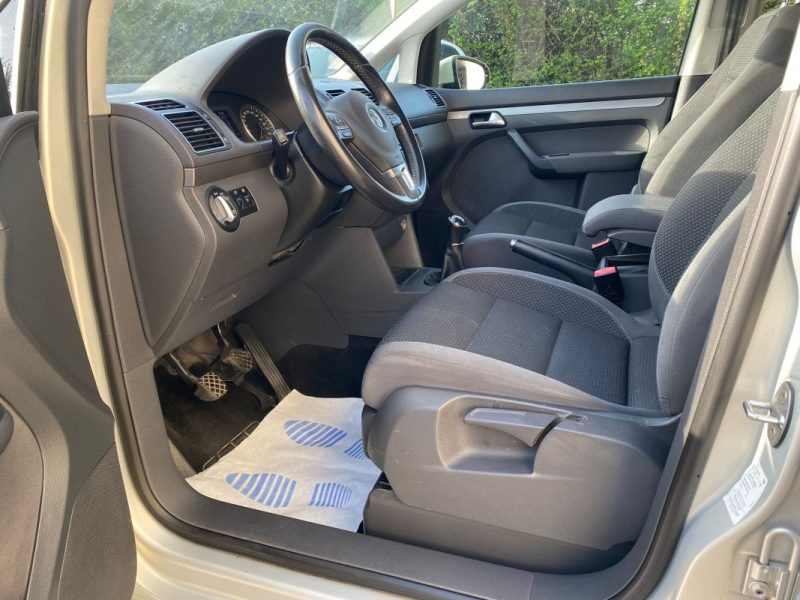 VOLKSWAGEN TOURAN 1.6 TDI 105CH CONFORTLINE BOITE 6 / GARANTIE