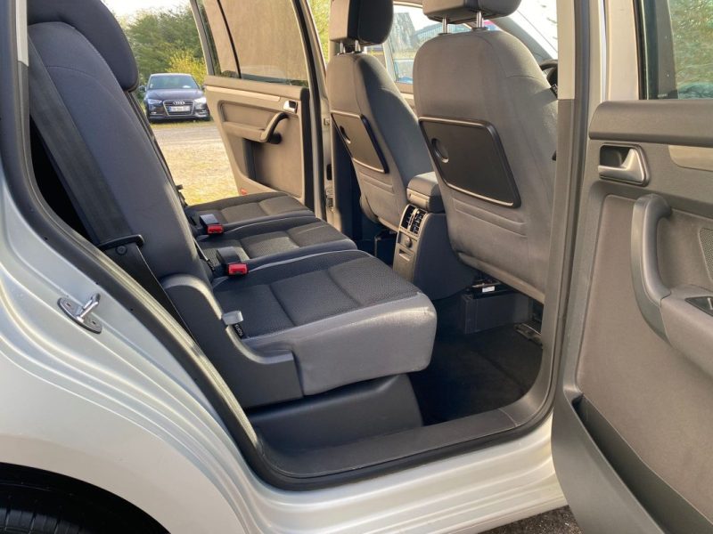 VOLKSWAGEN TOURAN 1.6 TDI 105CH CONFORTLINE BOITE 6 / GARANTIE