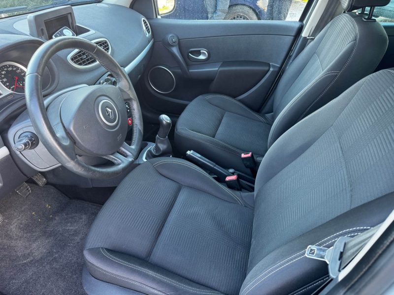 RENAULT CLIO 1.2 16V 101CH GRANDTOUR 2010