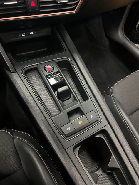 MAGNIFIQUE CUPRA FORMENTOR VZ 245ch (TOIT OUVRANT, APPLE CARPLAY, CAMÉRA DE RECUL, HAYON ÉLECTRIQUE)