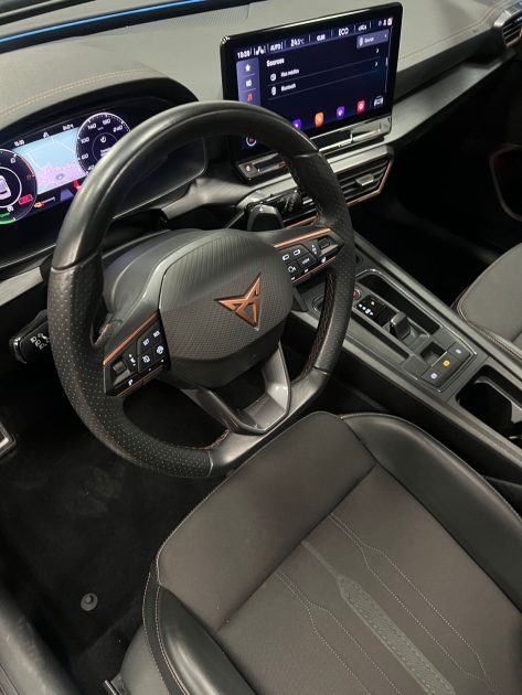 MAGNIFIQUE CUPRA FORMENTOR VZ 245ch (TOIT OUVRANT, APPLE CARPLAY, CAMÉRA DE RECUL, HAYON ÉLECTRIQUE)