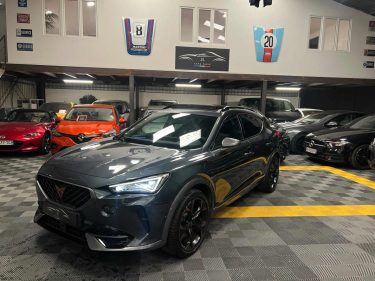 MAGNIFIQUE CUPRA FORMENTOR VZ 245ch (TOIT OUVRANT, APPLE CARPLAY, CAMÉRA DE RECUL, HAYON ÉLECTRIQUE)