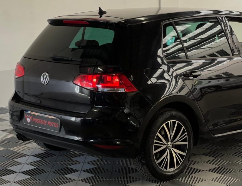VOLKSWAGEN GOLF VII 2.0 TDI 150CH BLUEMOTION TECHNOLOGY FAP CARAT DSG6 