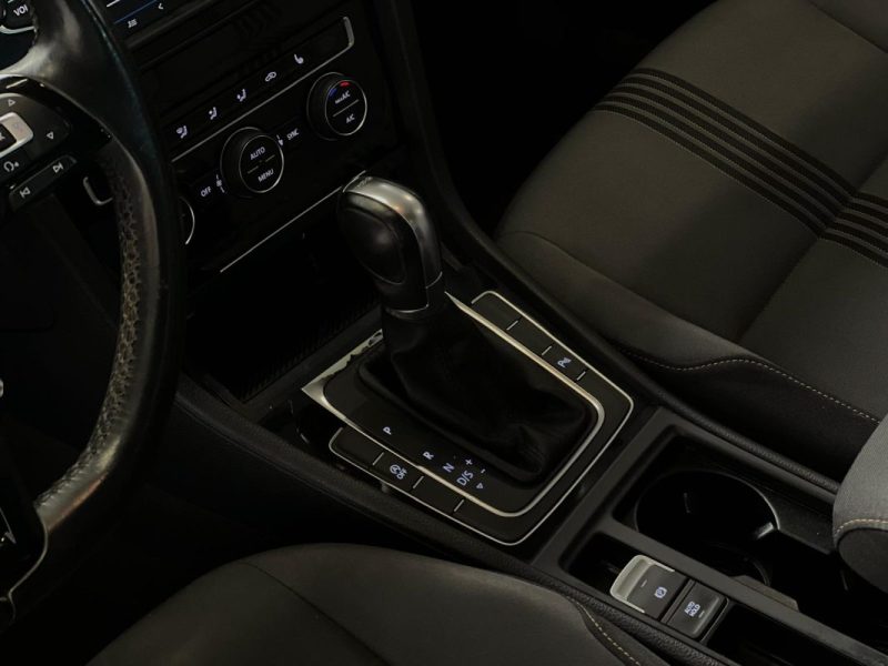 VOLKSWAGEN GOLF VII 2.0 TDI 150CH BLUEMOTION TECHNOLOGY FAP CARAT DSG6 