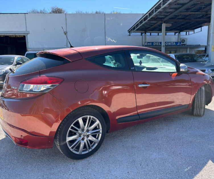 RENAULT MEGANEIII 1.9 DCI 130  2012
