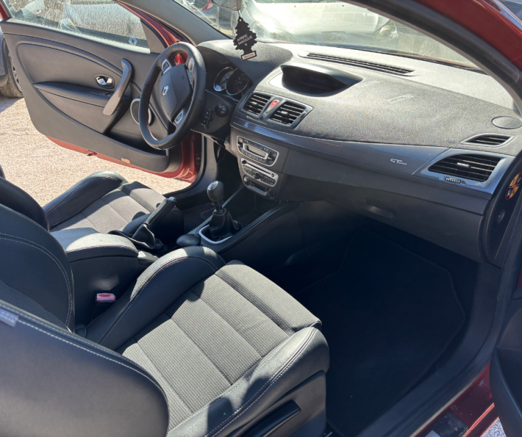 RENAULT MEGANEIII 1.9 DCI 130  2012