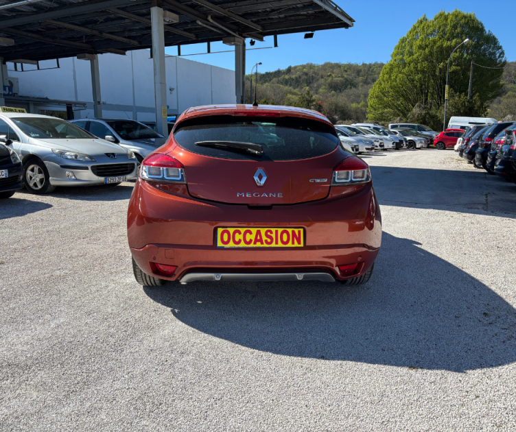 RENAULT MEGANEIII 1.9 DCI 130  2012