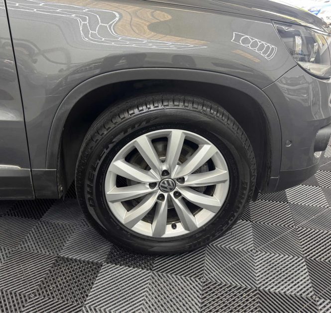 VOLKSWAGEN TIGUAN 1.4 TSI 160ch SPORTLINE DSG6 1ERE MAIN GARANTIE 12 MOIS HISTORIQUE COMPLET