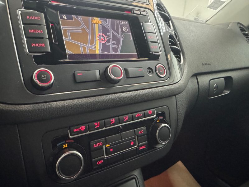 VOLKSWAGEN TIGUAN 1.4 TSI 160ch SPORTLINE DSG6 1ERE MAIN GARANTIE 12 MOIS HISTORIQUE COMPLET