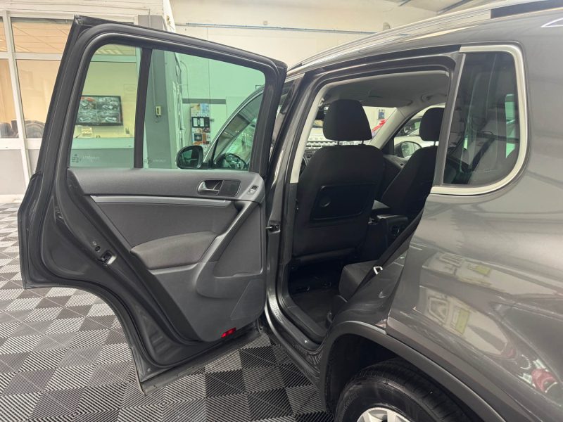VOLKSWAGEN TIGUAN 1.4 TSI 160ch SPORTLINE DSG6 1ERE MAIN GARANTIE 12 MOIS HISTORIQUE COMPLET