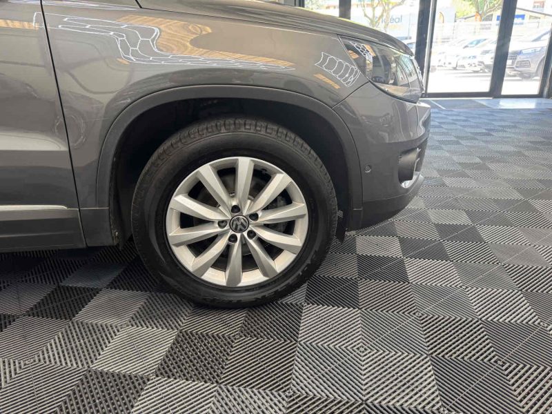 VOLKSWAGEN TIGUAN 1.4 TSI 160ch SPORTLINE DSG6 1ERE MAIN GARANTIE 12 MOIS HISTORIQUE COMPLET