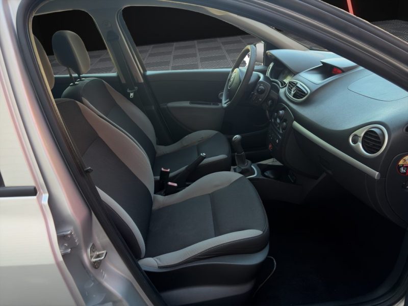 RENAULT CLIO III 1.2 16V 75 cv 