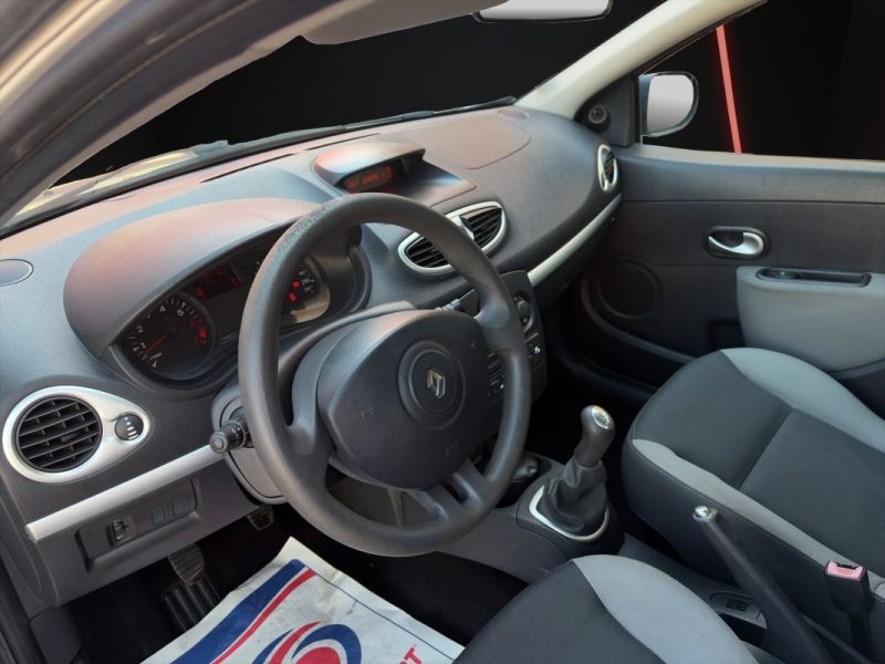 RENAULT CLIO III 1.2 16V 75 cv 