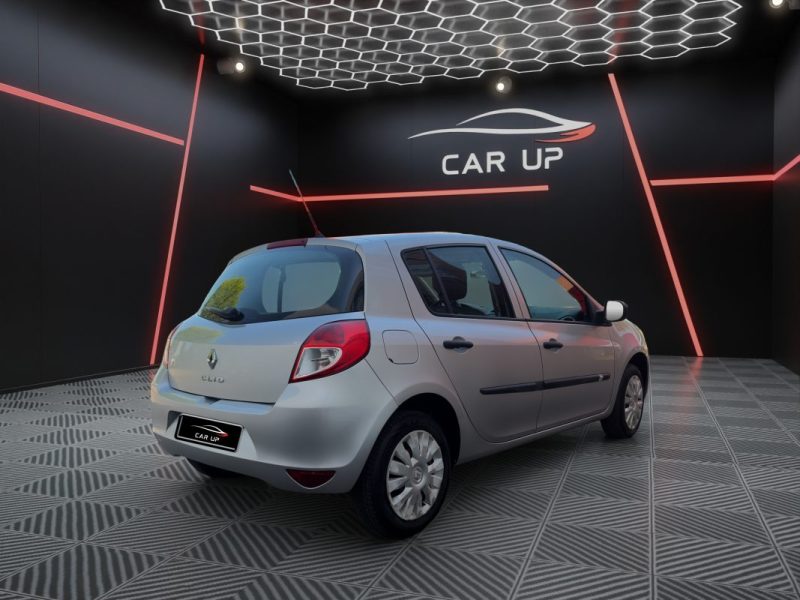 RENAULT CLIO III 1.2 16V 75 cv 