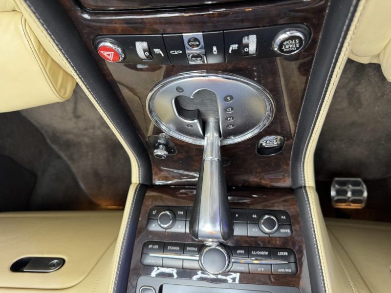 BENTLEY CONTINENTAL GTC 6.0L W12 BITURBO 560ch - CAPOTE NEUVE EN ALCANTARA - 1111.74 € / mois 