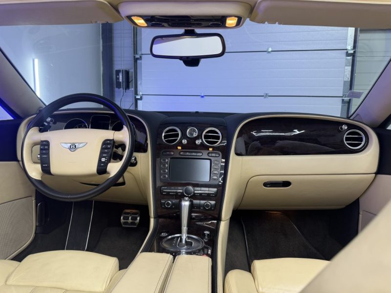 BENTLEY CONTINENTAL GTC 6.0L W12 BITURBO 560ch - CAPOTE NEUVE EN ALCANTARA - 1111.74 € / mois 