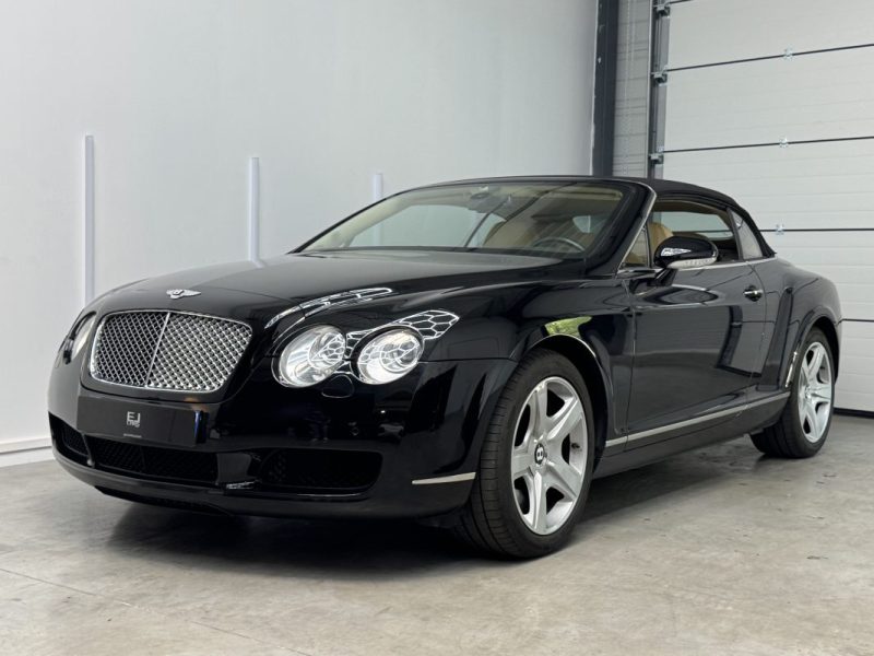 BENTLEY CONTINENTAL GTC 6.0L W12 BITURBO 560ch - CAPOTE NEUVE EN ALCANTARA - 1111.74 € / mois 