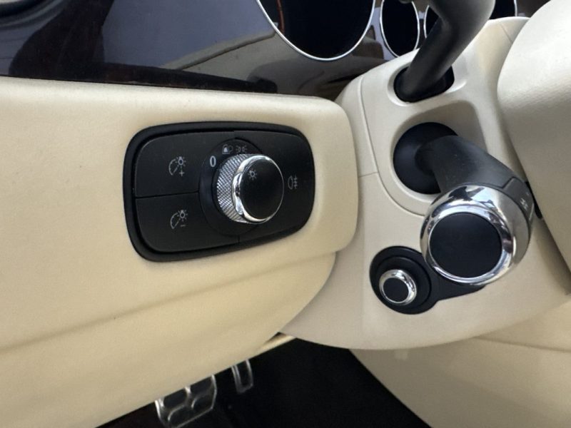 BENTLEY CONTINENTAL GTC 6.0L W12 BITURBO 560ch - CAPOTE NEUVE EN ALCANTARA - 1111.74 € / mois 