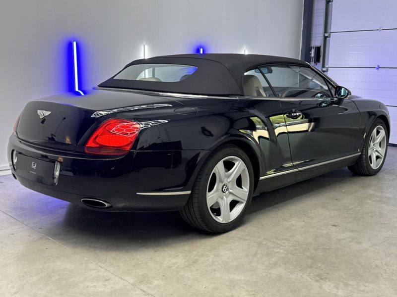 BENTLEY CONTINENTAL GTC 6.0L W12 BITURBO 560ch - CAPOTE NEUVE EN ALCANTARA - 1111.74 € / mois 