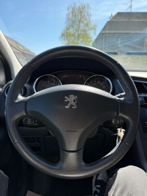 PEUGEOT 5008 1.6l THP 156CV ACTIVE BVM6 7 PLACES