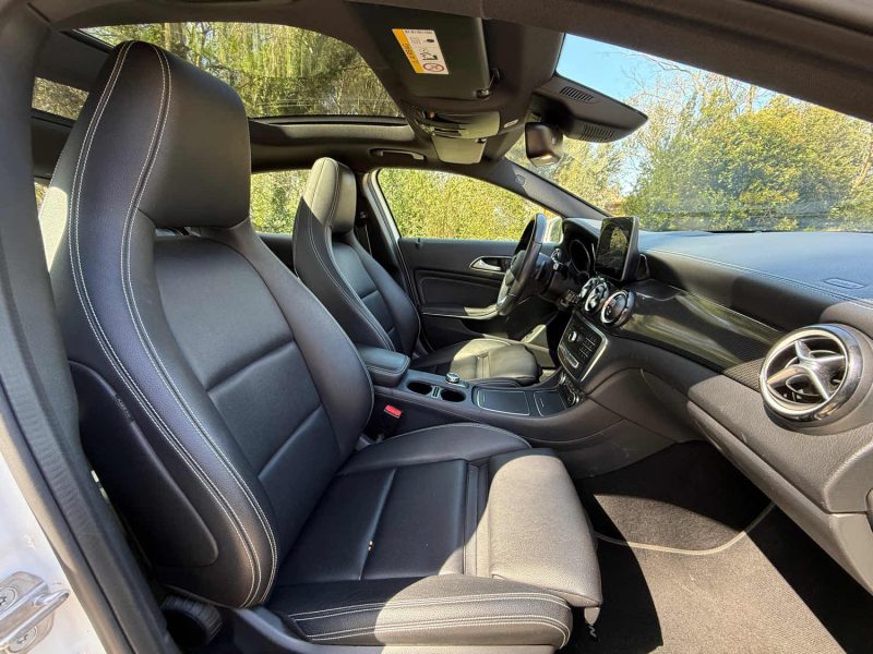 MERCEDES GLA 200D 136CH STARLIGHT EDITION 7G-DCT  2019