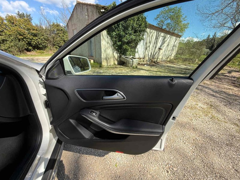 MERCEDES GLA 200D 136CH STARLIGHT EDITION 7G-DCT  2019