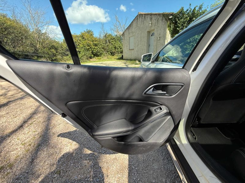 MERCEDES GLA 200D 136CH STARLIGHT EDITION 7G-DCT  2019